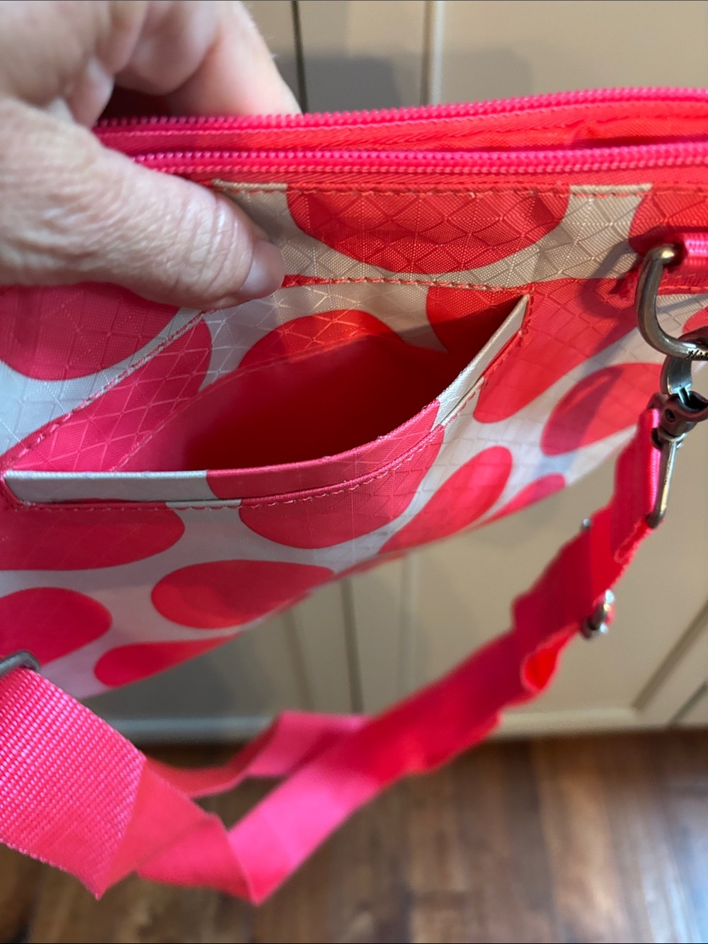 Thirty One Pink Polka Dot Crossbody Convertible Bag - Picture 6 of 6